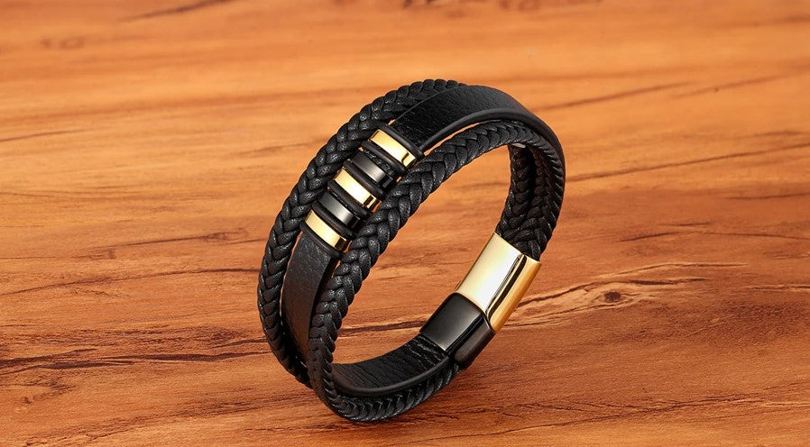 Charger la vidéo : Fashionable Charm Magnetic Bracelet